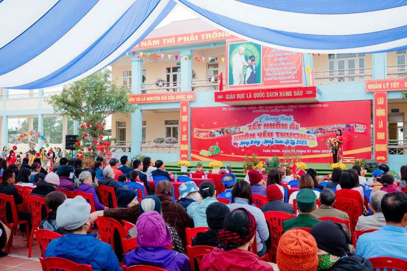 Phường Tuần Châu tổ chức “Tết nhân ái - Xuân yêu thương" mừng Đảng- mừng Xuân Ất Tỵ 2025